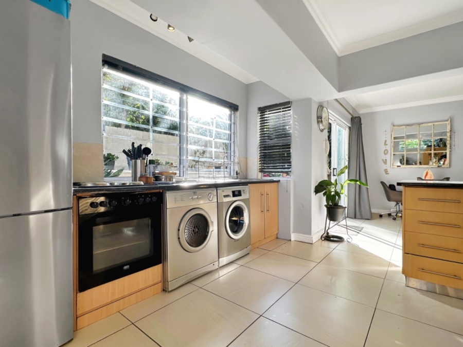 To Let 2 Bedroom Property for Rent in Tamboerskloof Western Cape